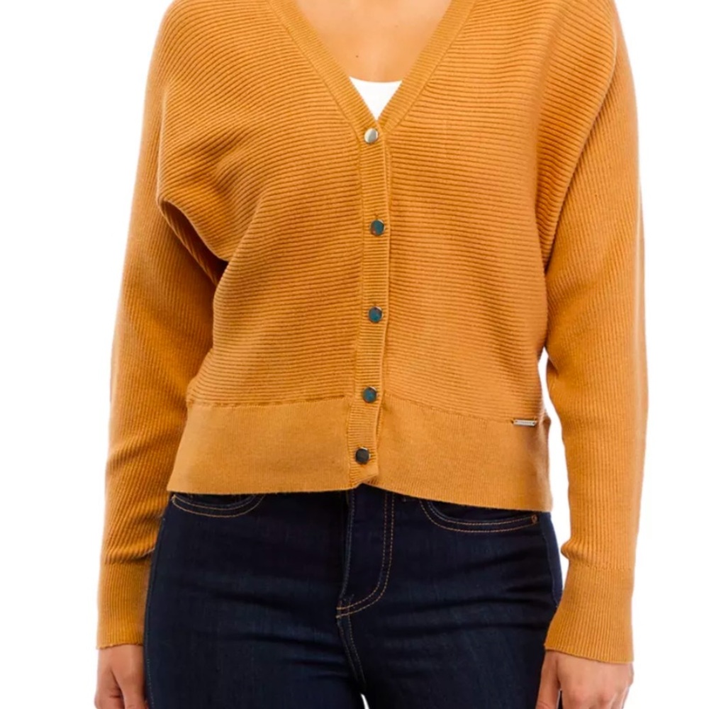 🌹Tahari button down oversized sweater size medium